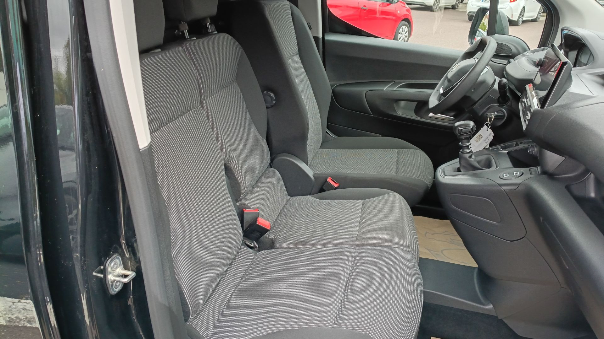 Vente en ligne Peugeot Partner Fourgon  M 650 KG BLUEHDI 130 S&S BVM6 au prix de 19 990 €