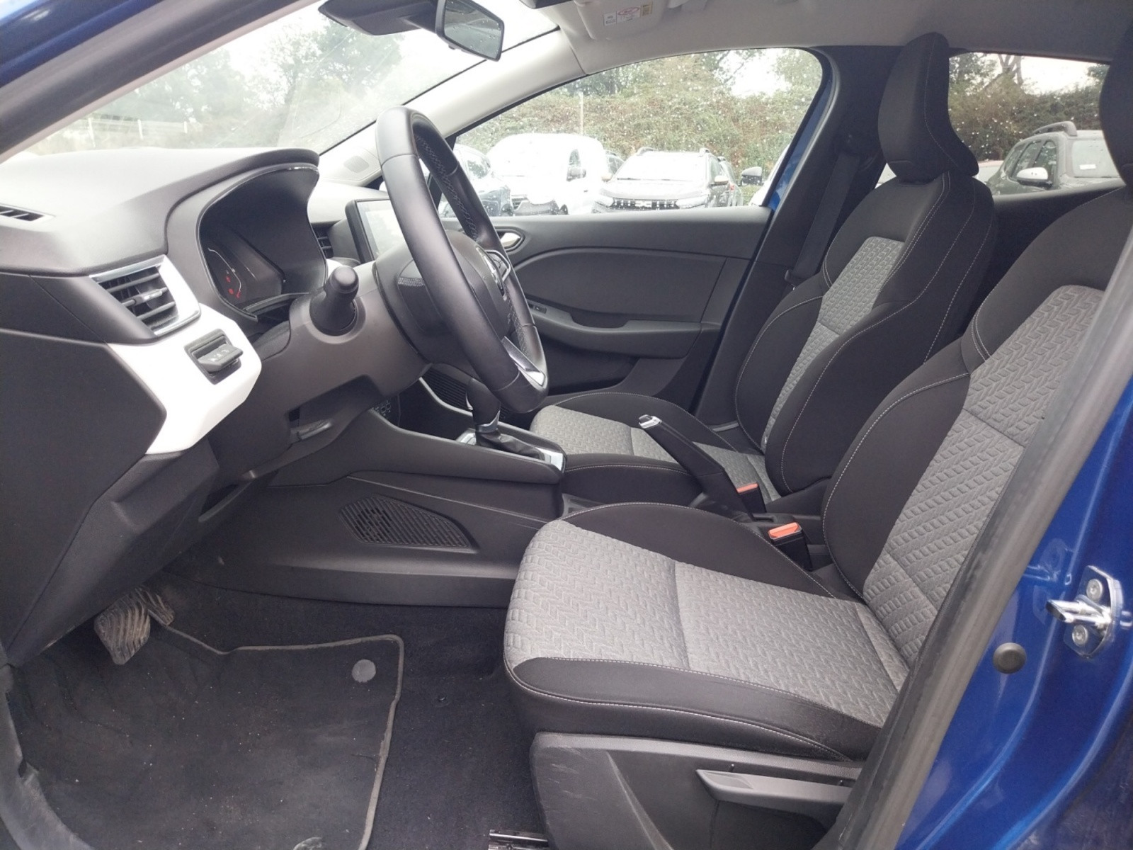 Vente en ligne Renault Clio 5 Clio E-Tech full hybrid 145 au prix de 14 590 €
