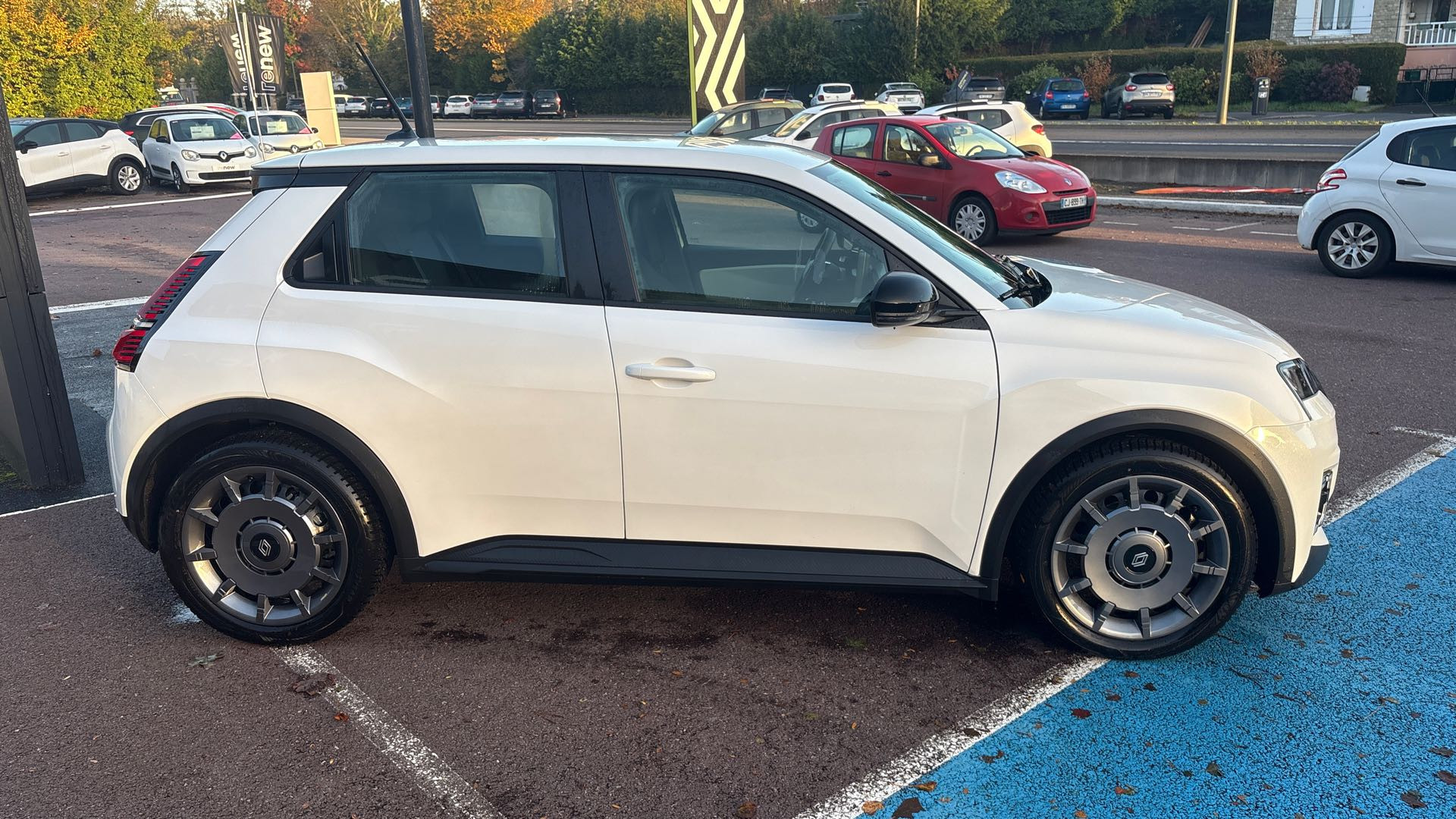 Vente en ligne Renault R5 E-Tech  120 ch autonomie urbaine au prix de 28 490 €