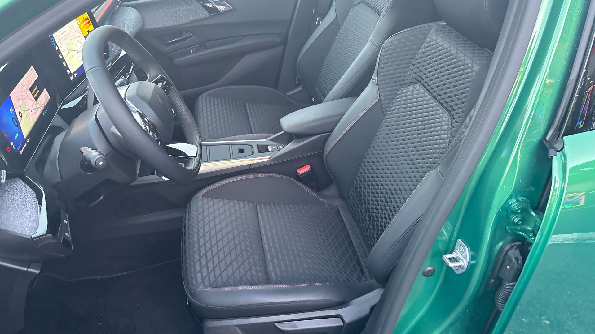 Vente en ligne Renault Clio 6 Clio E-Tech full hybrid 160 ch au prix de 26 490 €