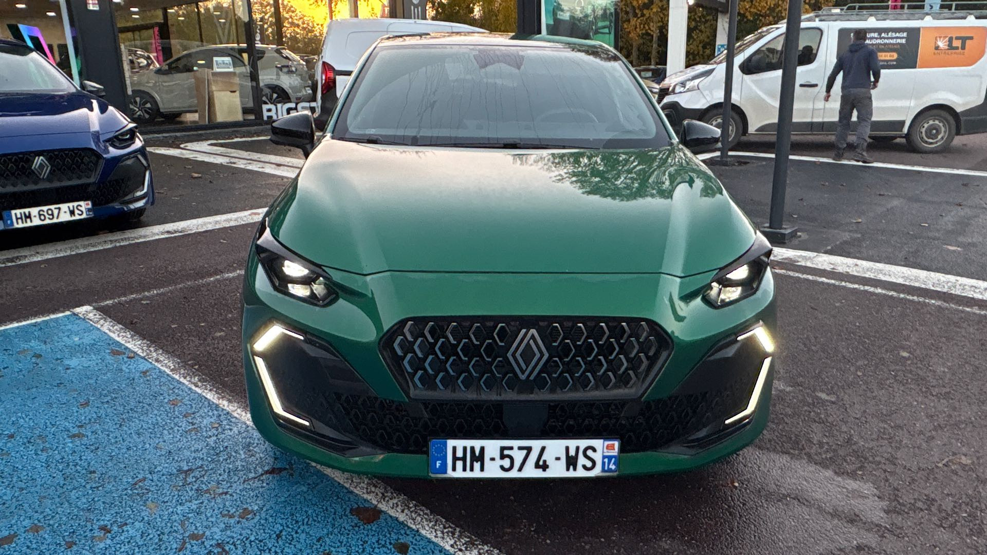 Vente en ligne Renault Clio 6 Clio E-Tech full hybrid 160 ch au prix de 26 490 €