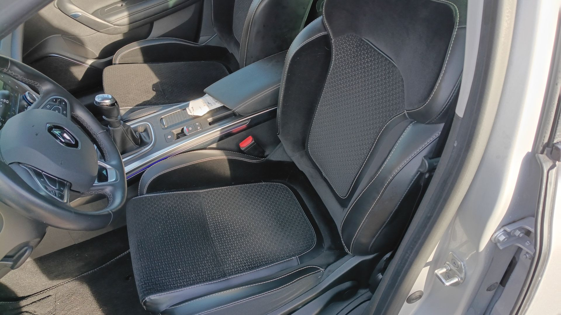 Vente en ligne Renault Megane 4 Mégane IV Berline TCe 130 Energy au prix de 9 990 €