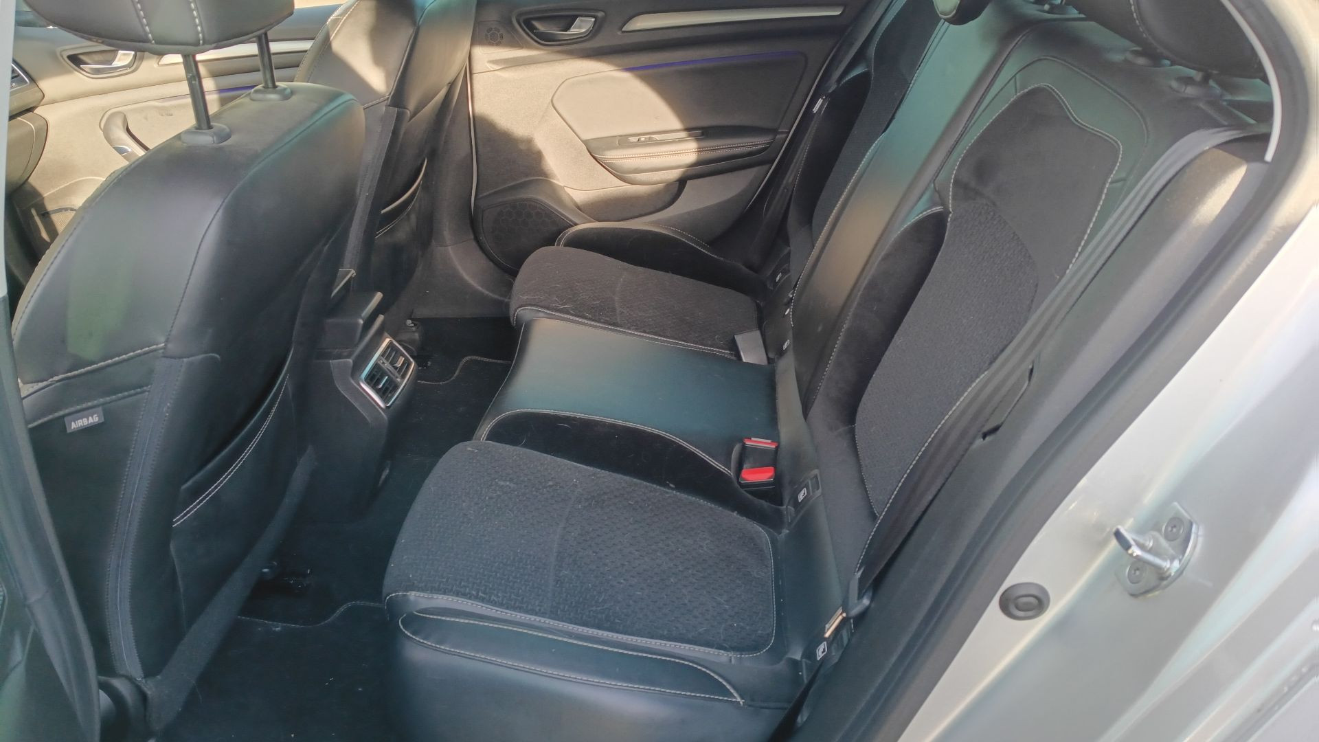 Vente en ligne Renault Megane 4 Mégane IV Berline TCe 130 Energy au prix de 9 990 €