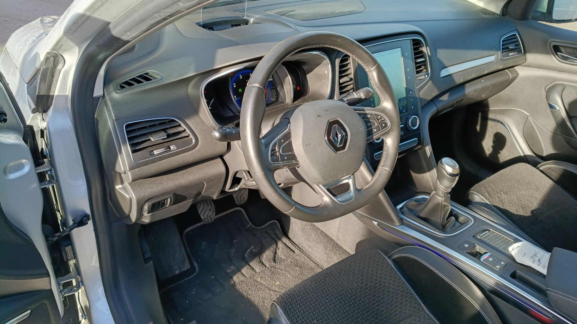 Vente en ligne Renault Megane 4 Mégane IV Berline TCe 130 Energy au prix de 9 990 €