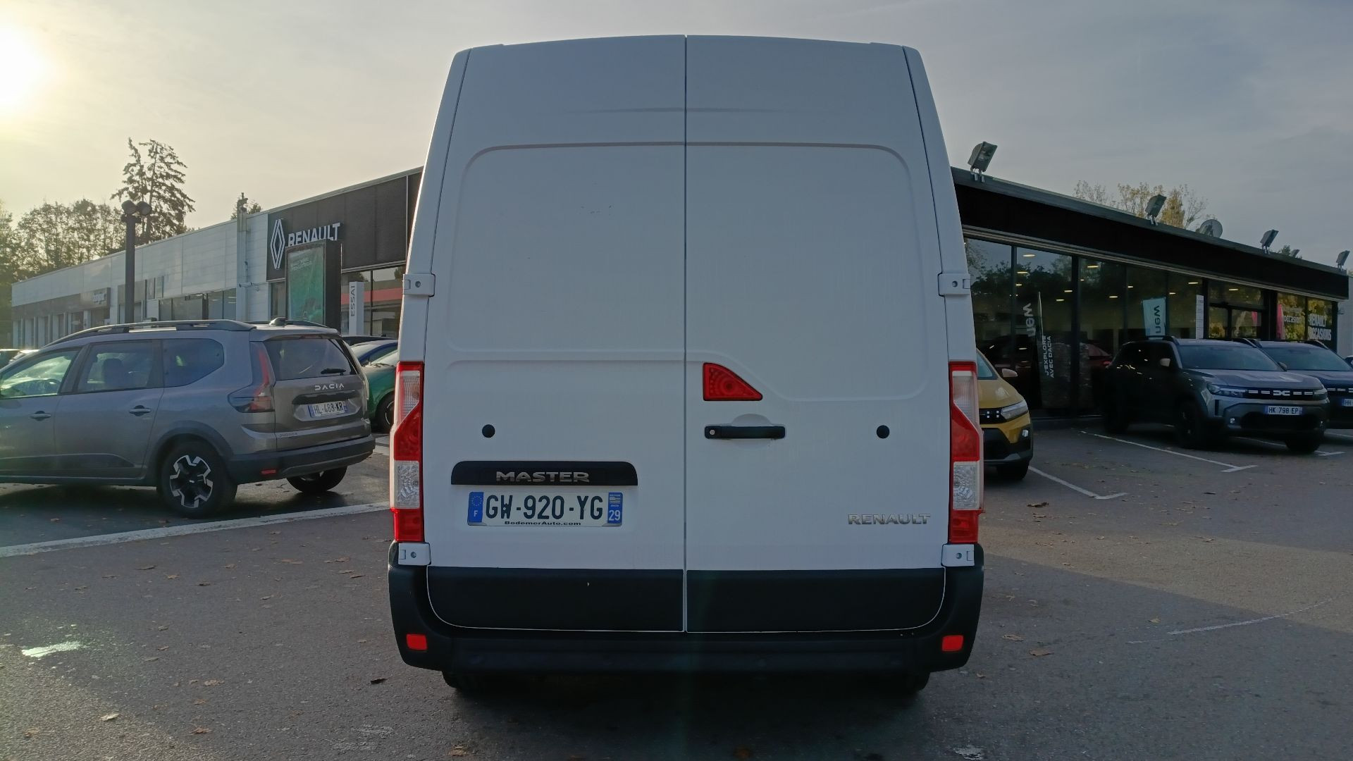 Vente en ligne Renault Master Fourgon MASTER FGN TRAC F3500 L2H2 BLUE DCI 135 au prix de 20 990 €