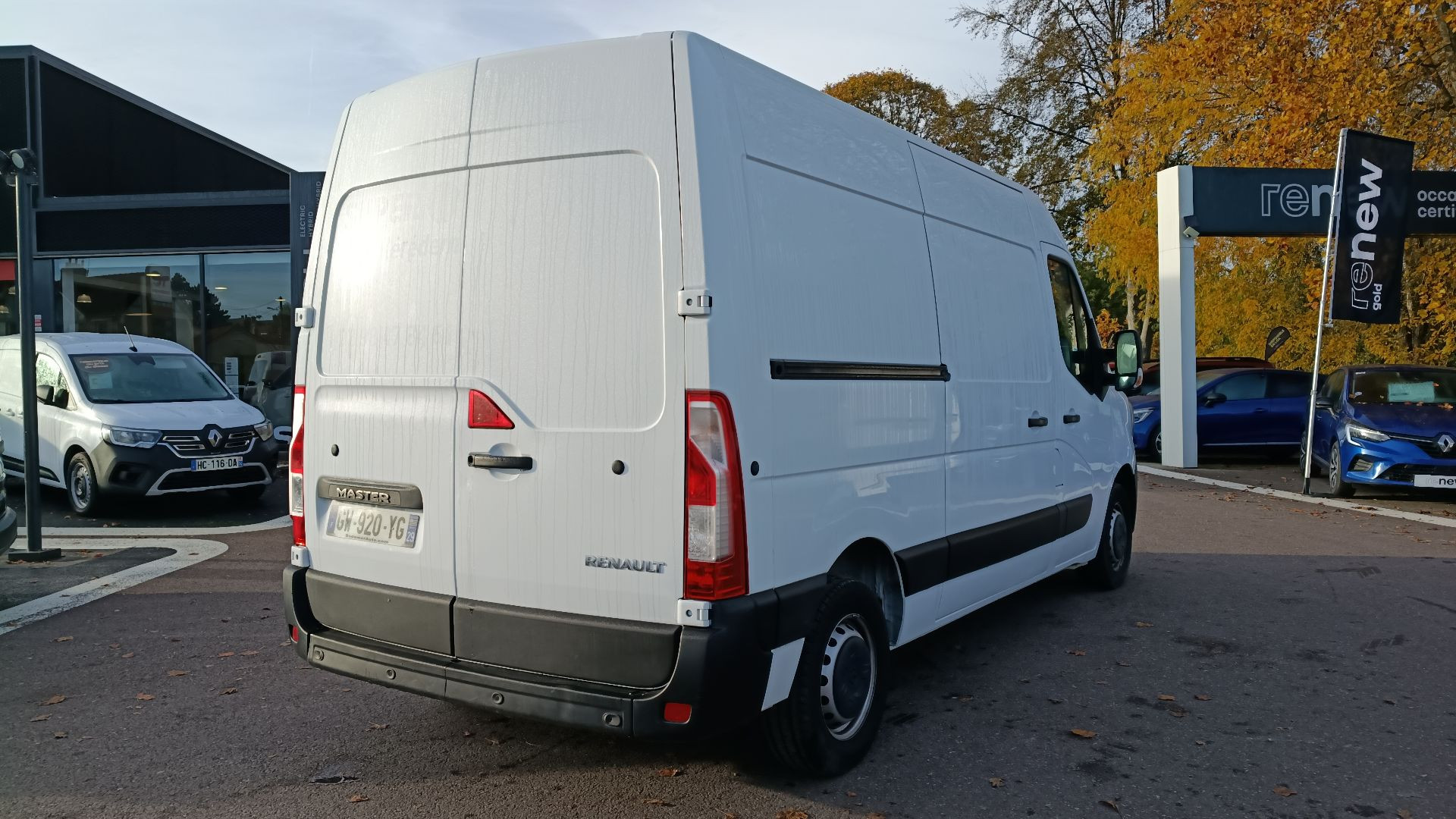Vente en ligne Renault Master Fourgon MASTER FGN TRAC F3500 L2H2 BLUE DCI 135 au prix de 20 990 €