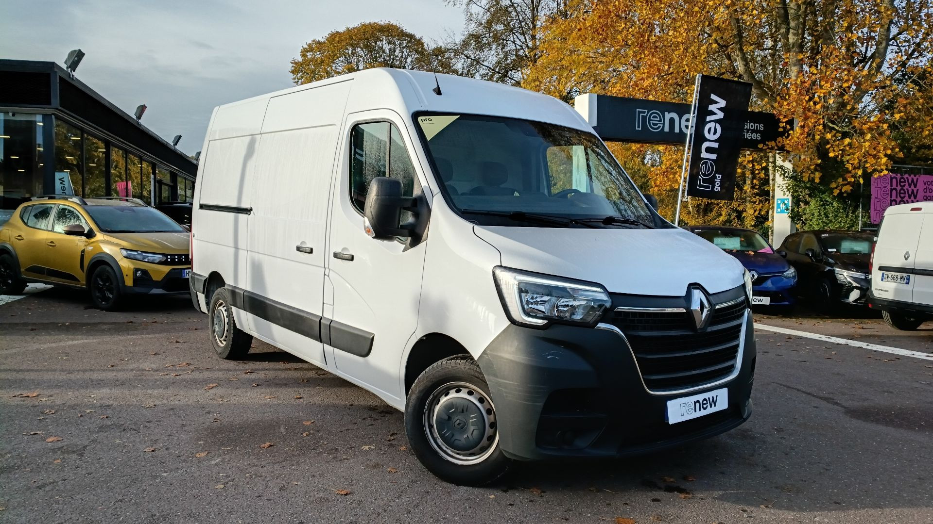 Vente en ligne Renault Master Fourgon MASTER FGN TRAC F3500 L2H2 BLUE DCI 135 au prix de 20 990 €