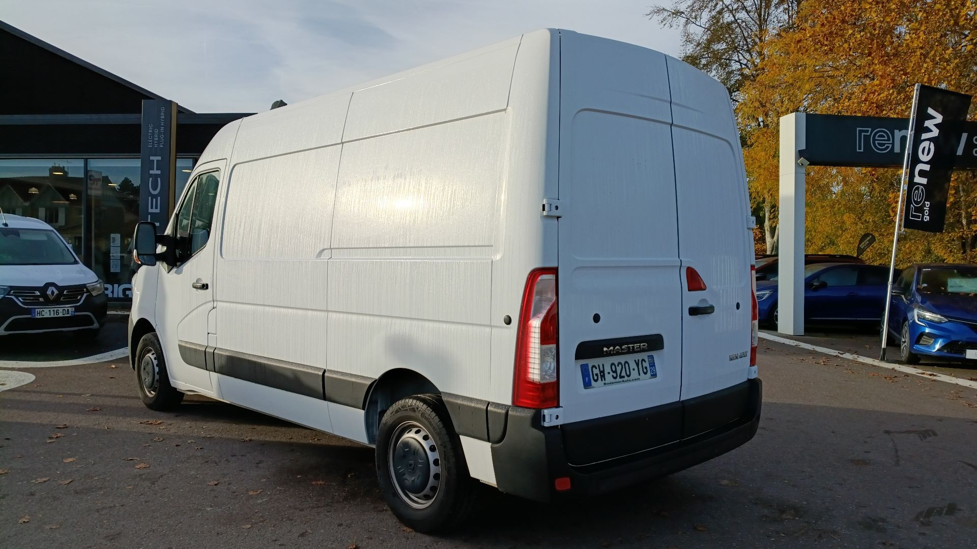 Vente en ligne Renault Master Fourgon MASTER FGN TRAC F3500 L2H2 BLUE DCI 135 au prix de 20 990 €