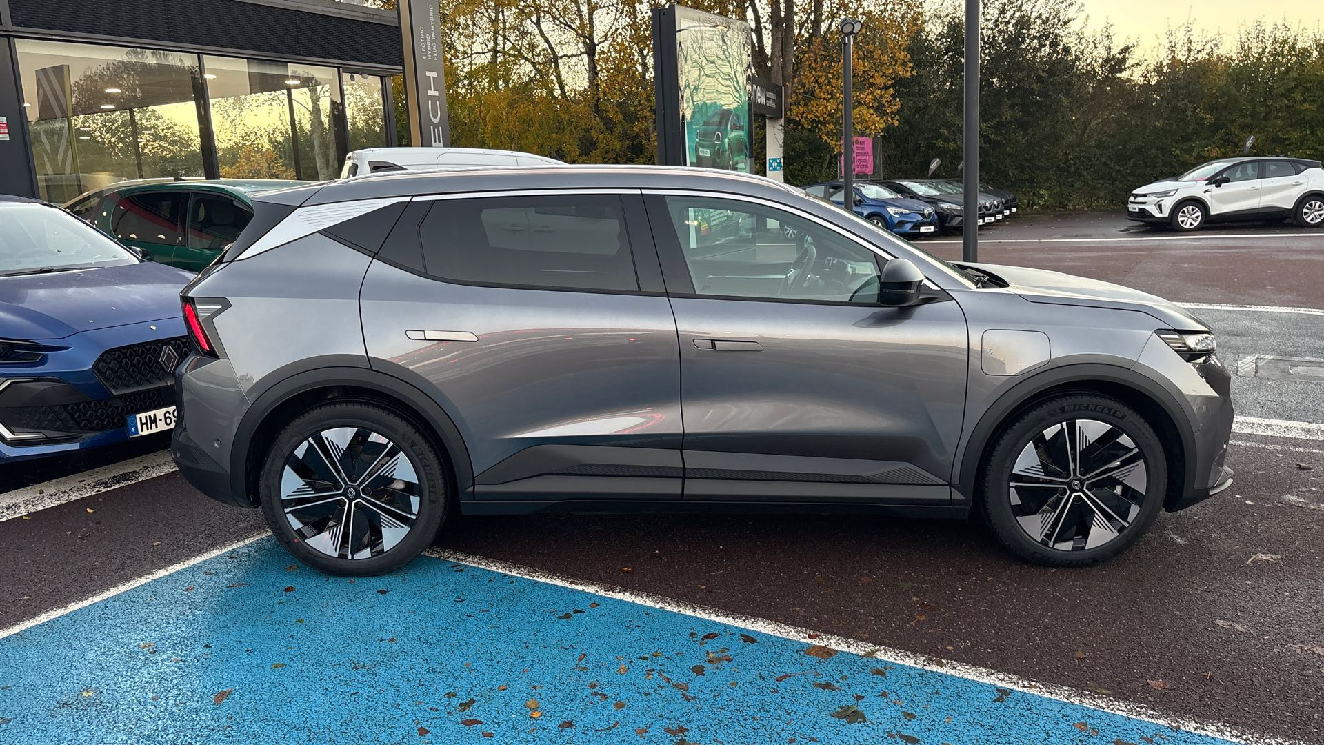 Vente en ligne Renault Scenic E-Tech Scenic E-Tech électrique 220 ch grande autonomie au prix de 46 990 €