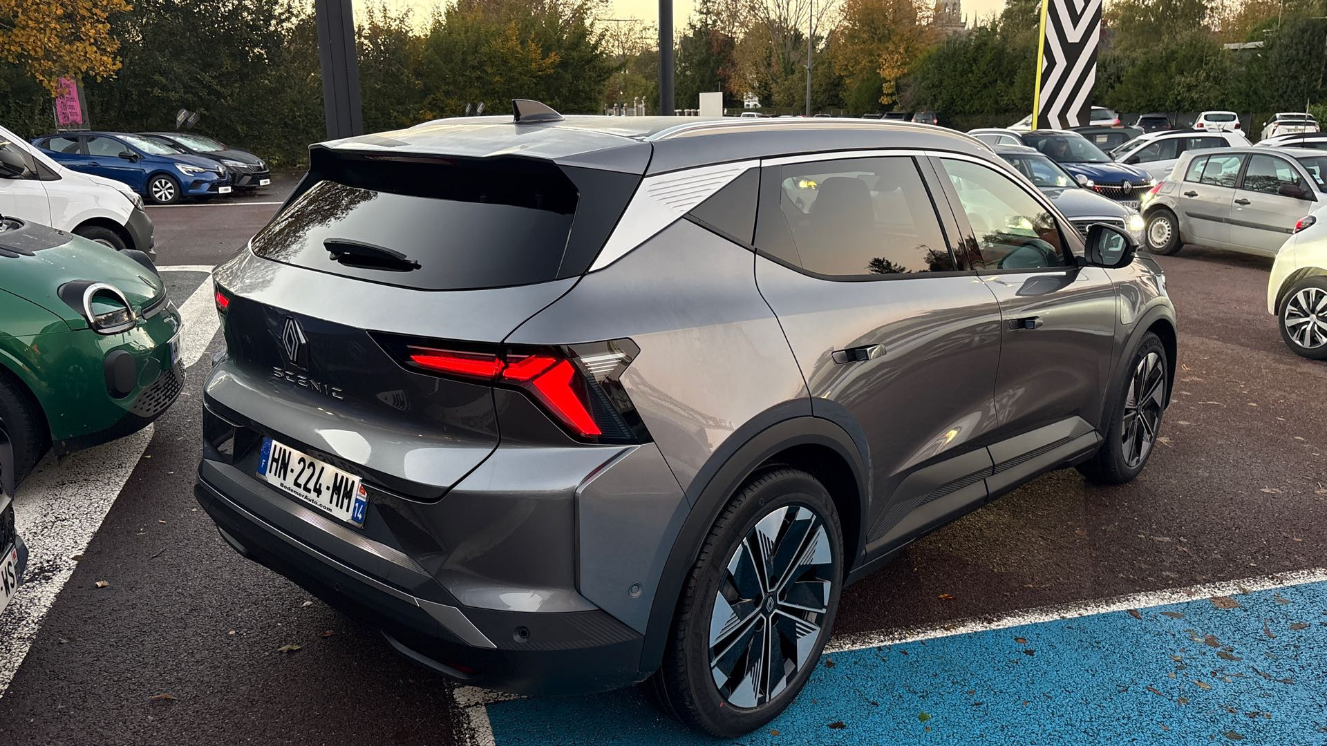 Vente en ligne Renault Scenic E-Tech Scenic E-Tech électrique 220 ch grande autonomie au prix de 46 990 €