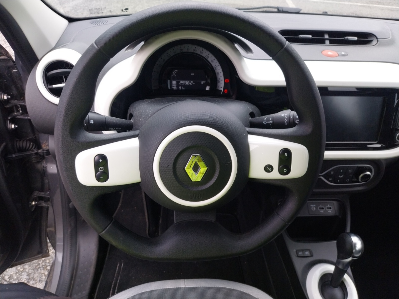 Vente en ligne Renault Twingo Electrique Twingo III E-Tech au prix de 12 590 €