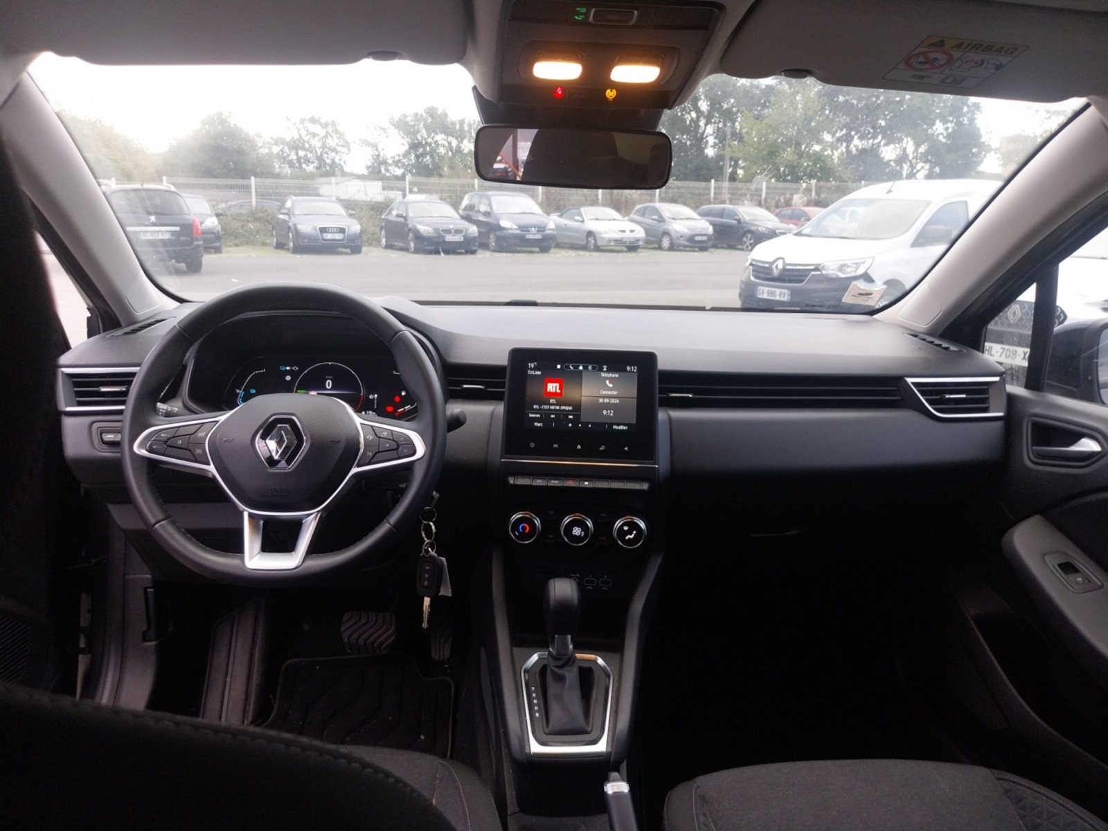 Vente en ligne Renault Clio 5 Clio E-Tech hybride 145 au prix de 16 490 €