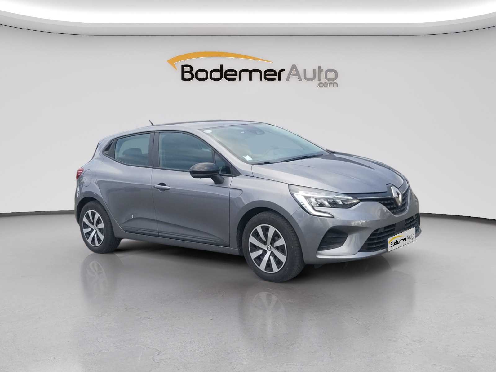 Vente en ligne Renault Clio 5 Clio E-Tech hybride 145 au prix de 16 490 €