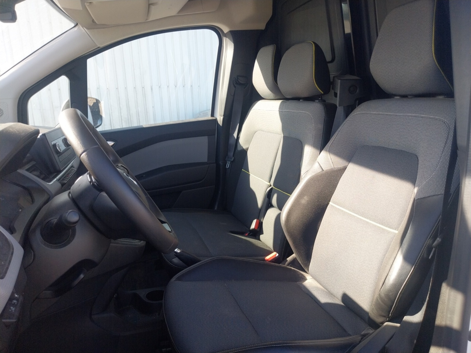 Vente en ligne Renault Kangoo Van  BLUE DCI 95 au prix de 14 990 €