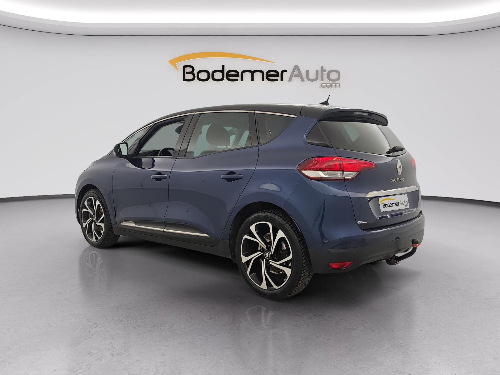 Vente en ligne Renault Scenic 4 Scenic Blue dCi 120 au prix de 15 890 €