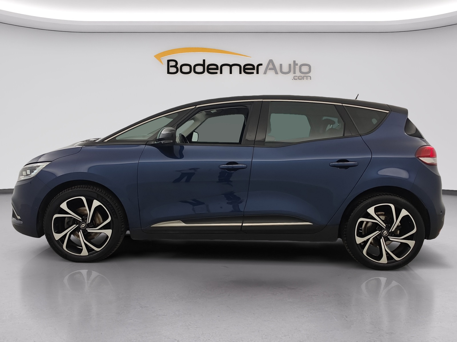 Vente en ligne Renault Scenic 4 Scenic Blue dCi 120 au prix de 15 890 €
