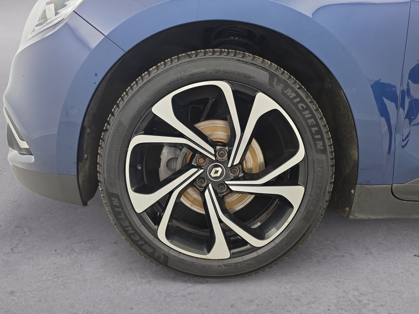 Vente en ligne Renault Scenic 4 Scenic Blue dCi 120 au prix de 15 890 €