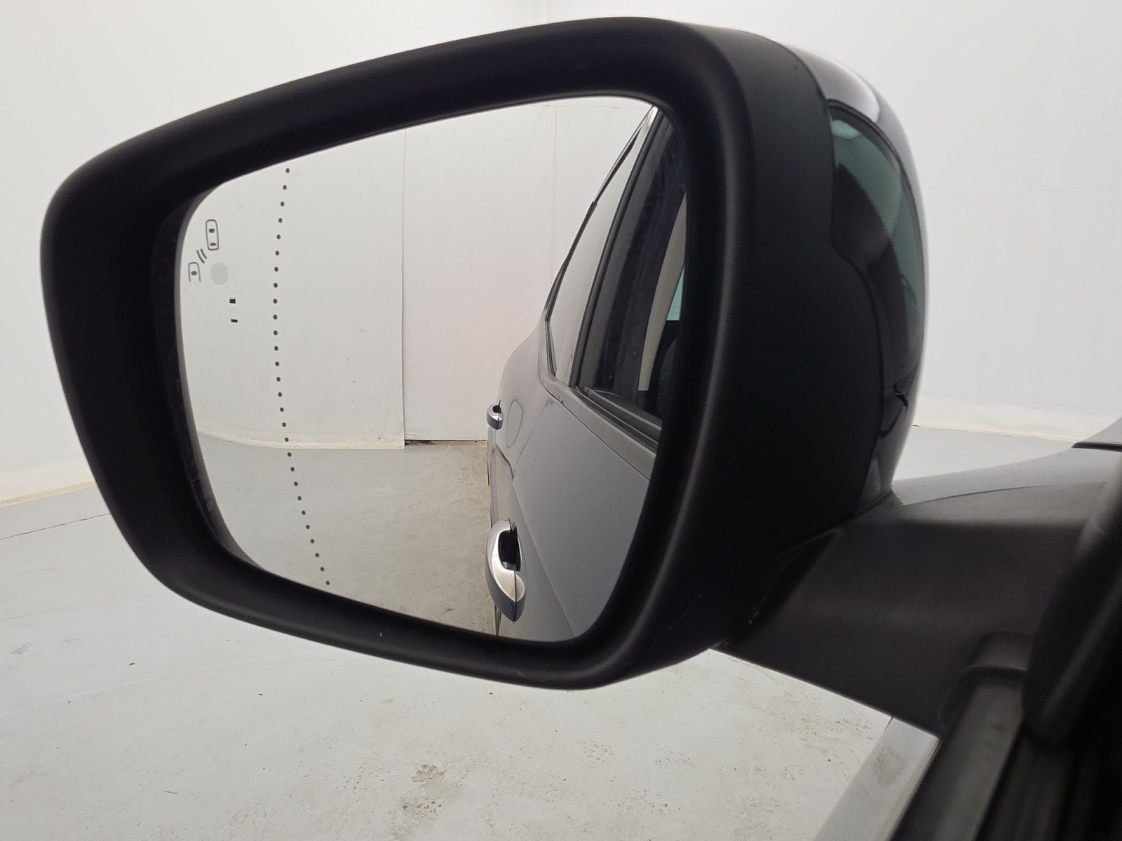 Vente en ligne Renault Scenic 4 Scenic Blue dCi 120 au prix de 15 890 €