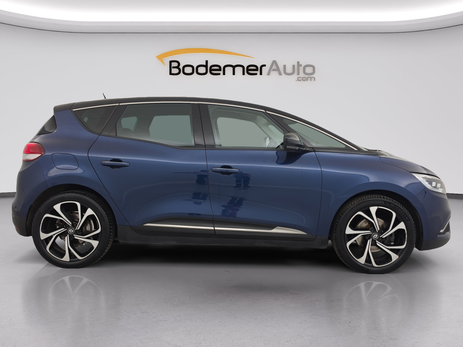 Vente en ligne Renault Scenic 4 Scenic Blue dCi 120 au prix de 15 890 €