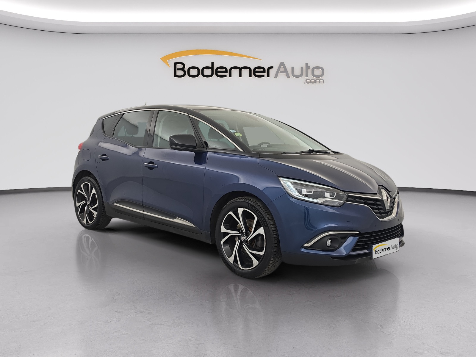 Vente en ligne Renault Scenic 4 Scenic Blue dCi 120 au prix de 15 890 €