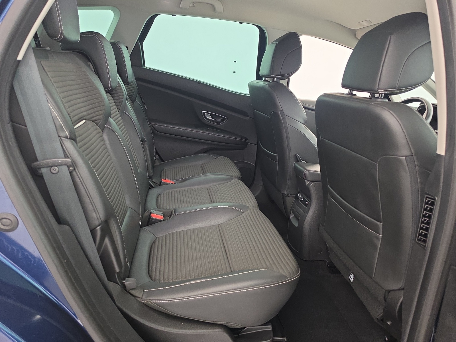 Vente en ligne Renault Scenic 4 Scenic Blue dCi 120 au prix de 15 890 €