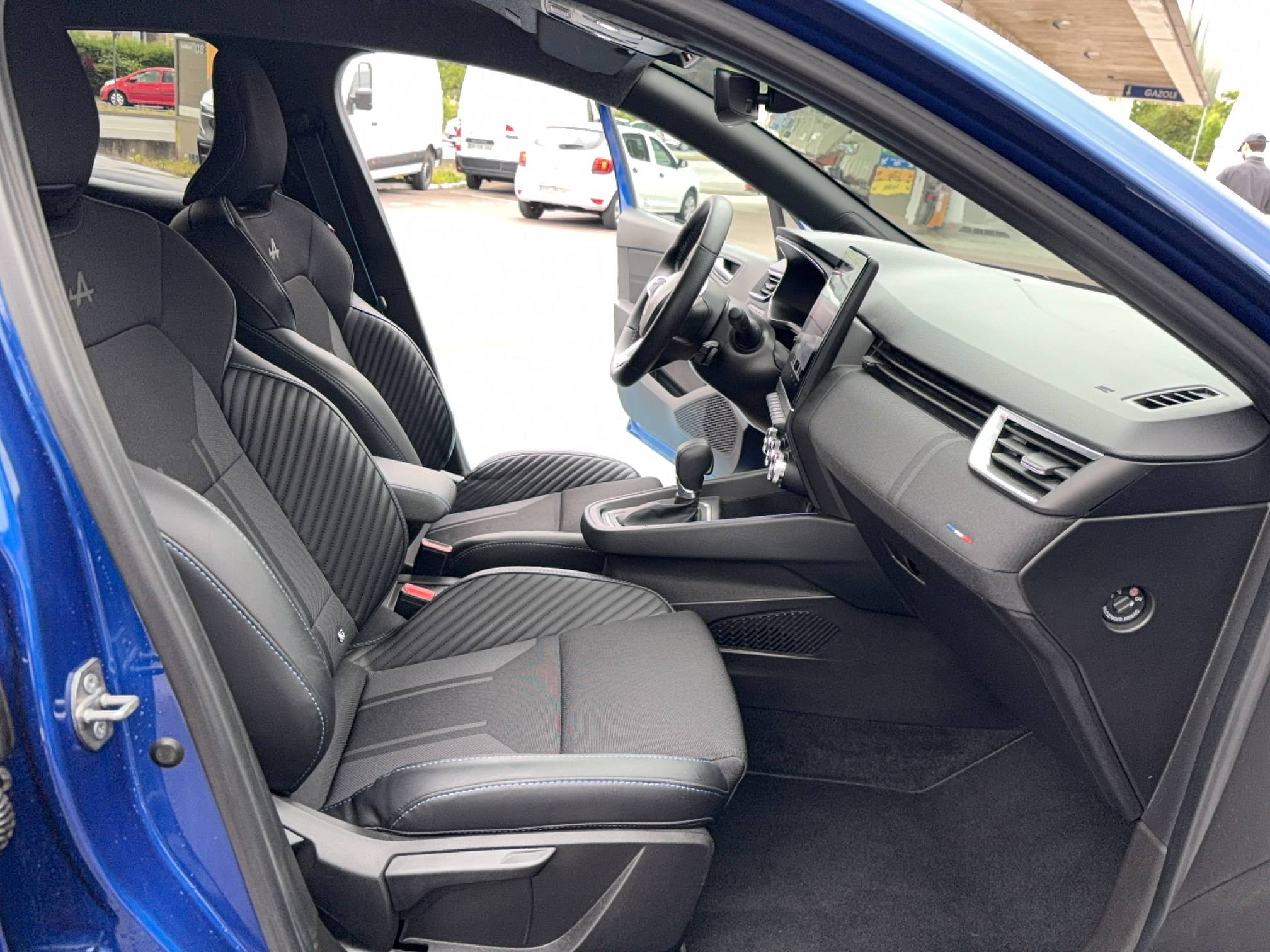 Vente en ligne Renault Clio 5 Clio E-Tech full hybrid 145 au prix de 20 290 €