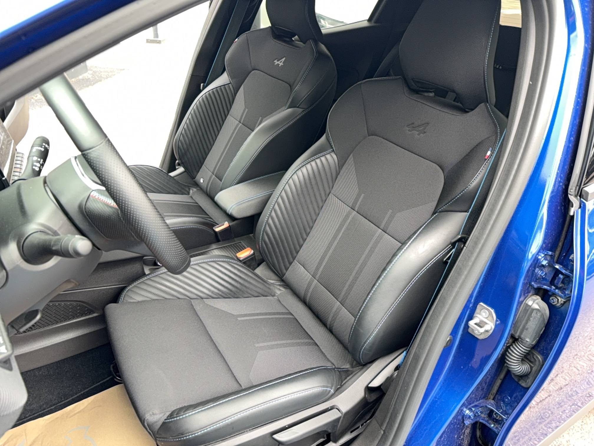 Vente en ligne Renault Clio 5 Clio E-Tech full hybrid 145 au prix de 20 290 €