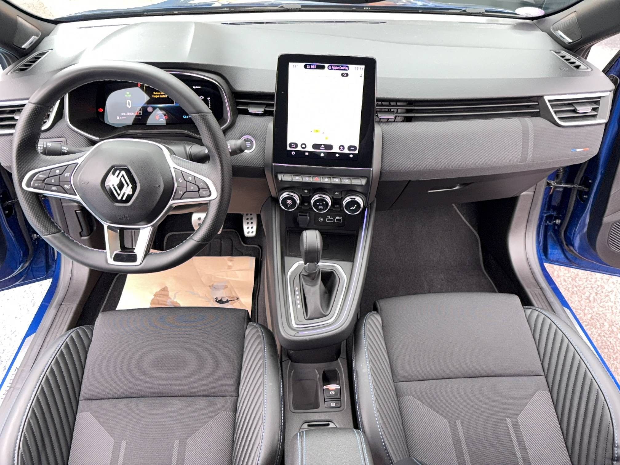 Vente en ligne Renault Clio 5 Clio E-Tech full hybrid 145 au prix de 20 290 €