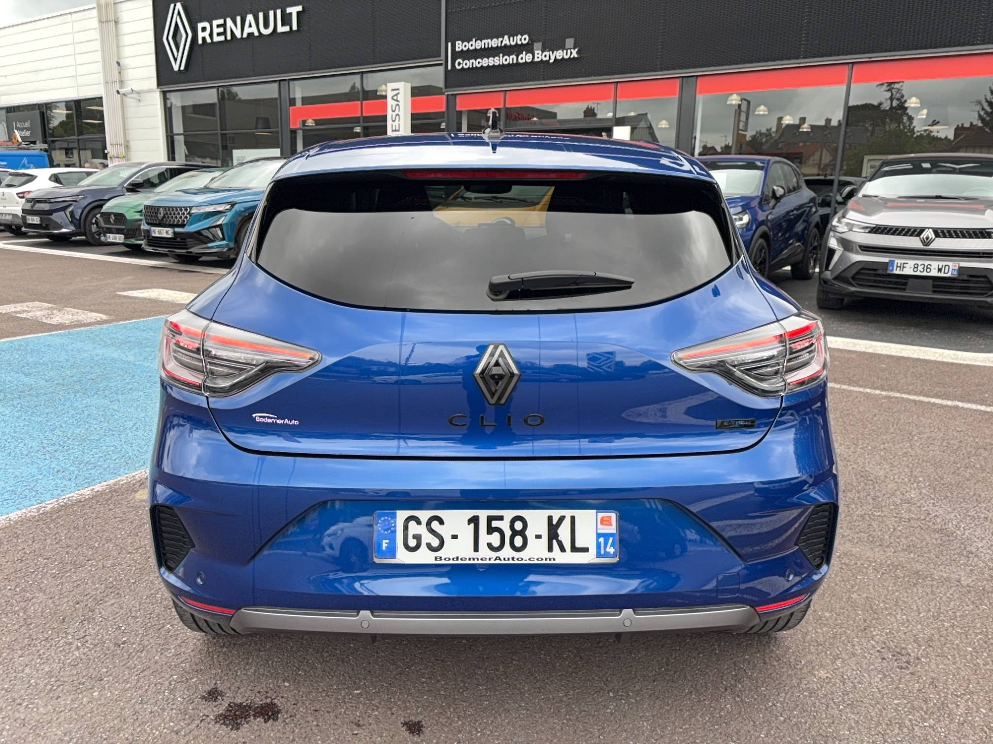 Vente en ligne Renault Clio 5 Clio E-Tech full hybrid 145 au prix de 20 290 €
