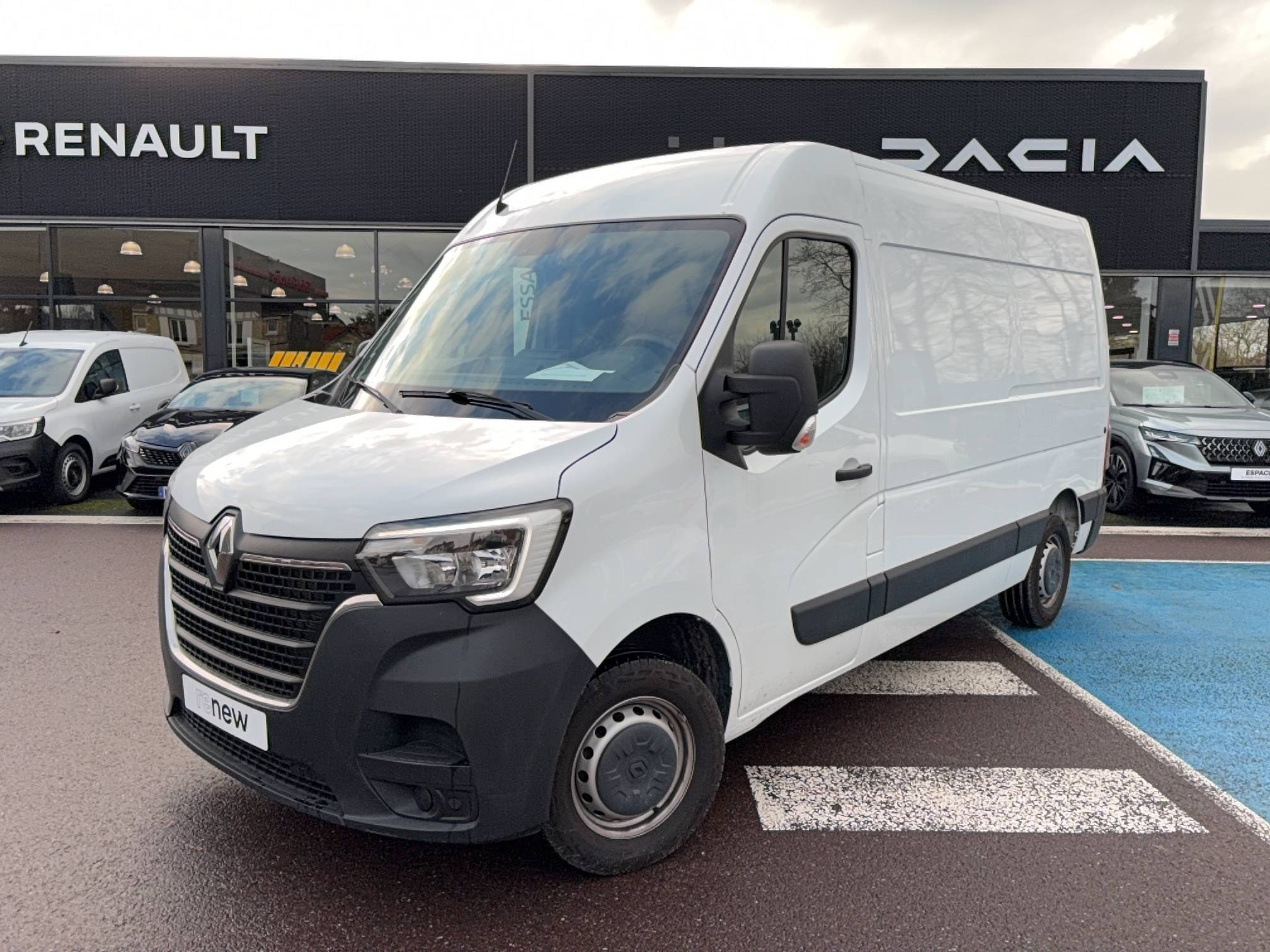 Renault Master Fourgon MASTER FGN TRAC F3500 L2H2 BLUE DCI 135 occasion de 2023 en vente à Bayeux