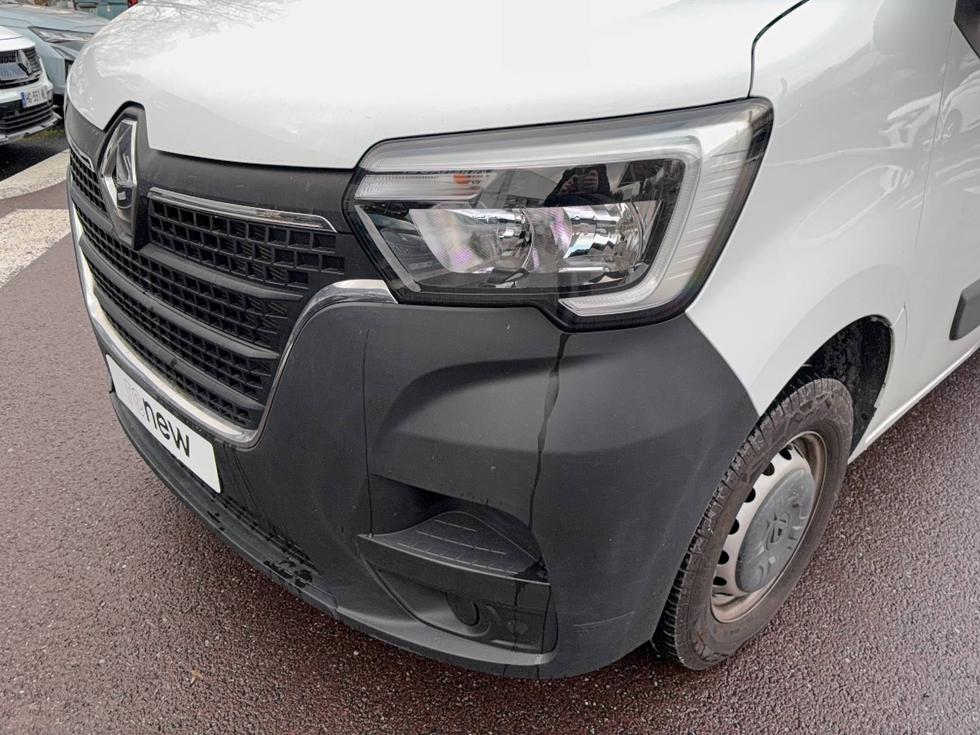 Vente en ligne Renault Master Fourgon MASTER FGN TRAC F3500 L2H2 BLUE DCI 135 au prix de 21 990 €