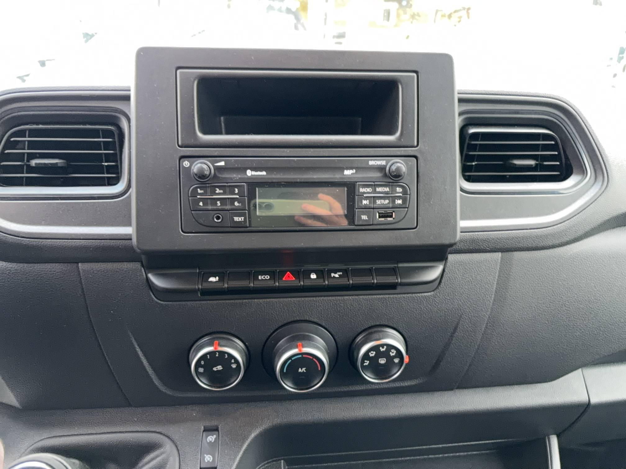 Vente en ligne Renault Master Fourgon MASTER FGN TRAC F3500 L2H2 BLUE DCI 135 au prix de 21 990 €