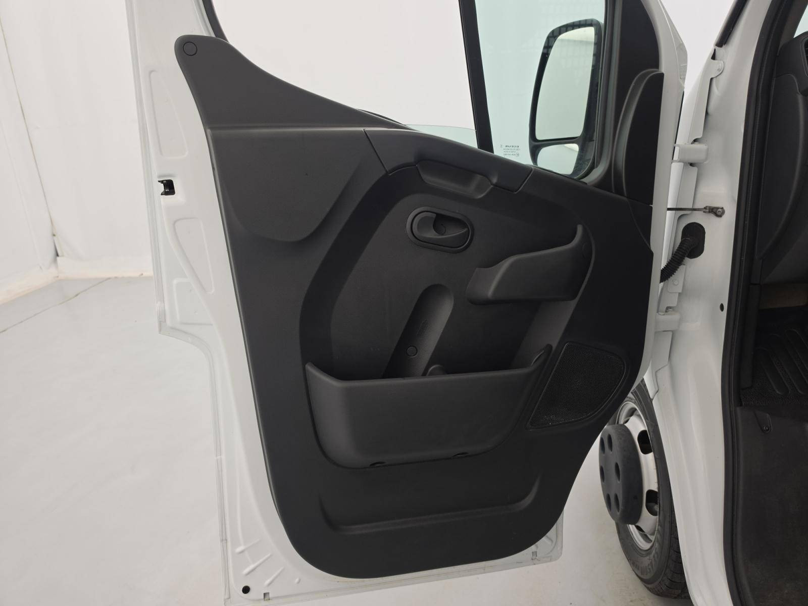 Vente en ligne Renault Master 3 Châssis Cabine MASTER CC PROP RJ3500 L2 PAFC BLUE DCI 130 EURO VI au prix de 31 590 €