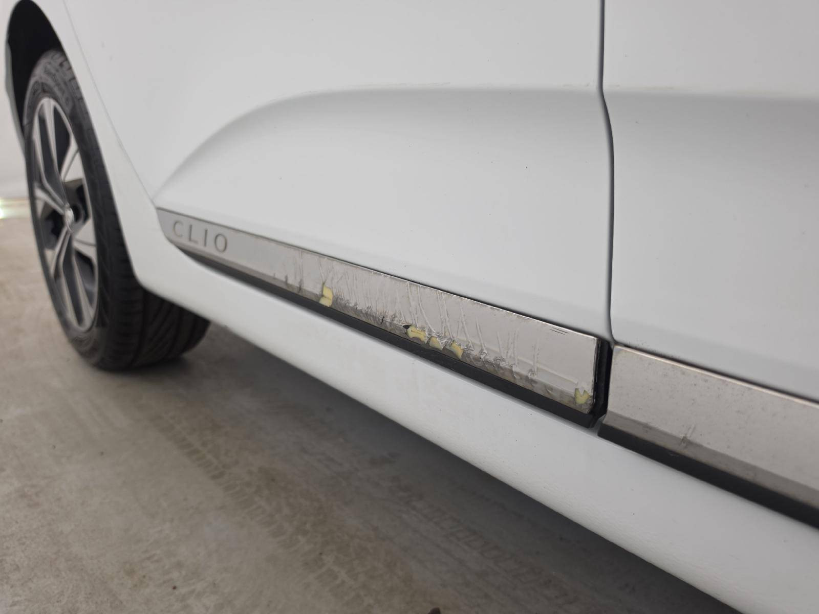 Vente en ligne Renault Clio 5 Clio TCe 90 - 21N au prix de 12 990 €