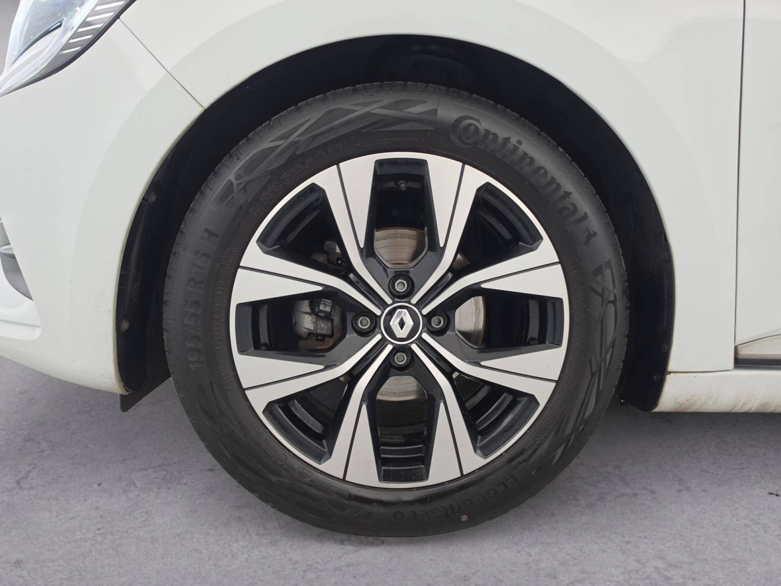Vente en ligne Renault Clio 5 Clio TCe 90 - 21N au prix de 12 990 €