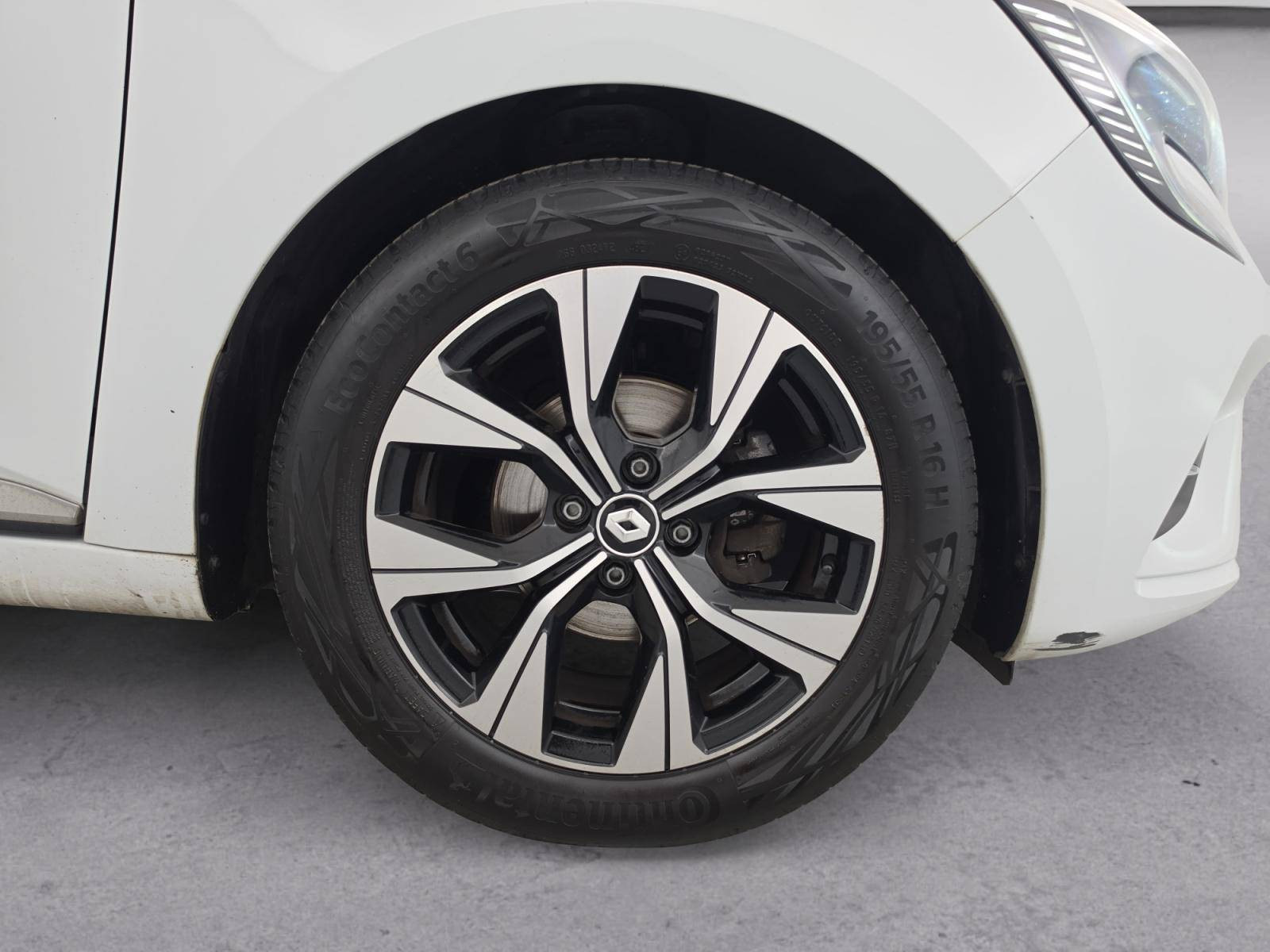 Vente en ligne Renault Clio 5 Clio TCe 90 - 21N au prix de 12 990 €