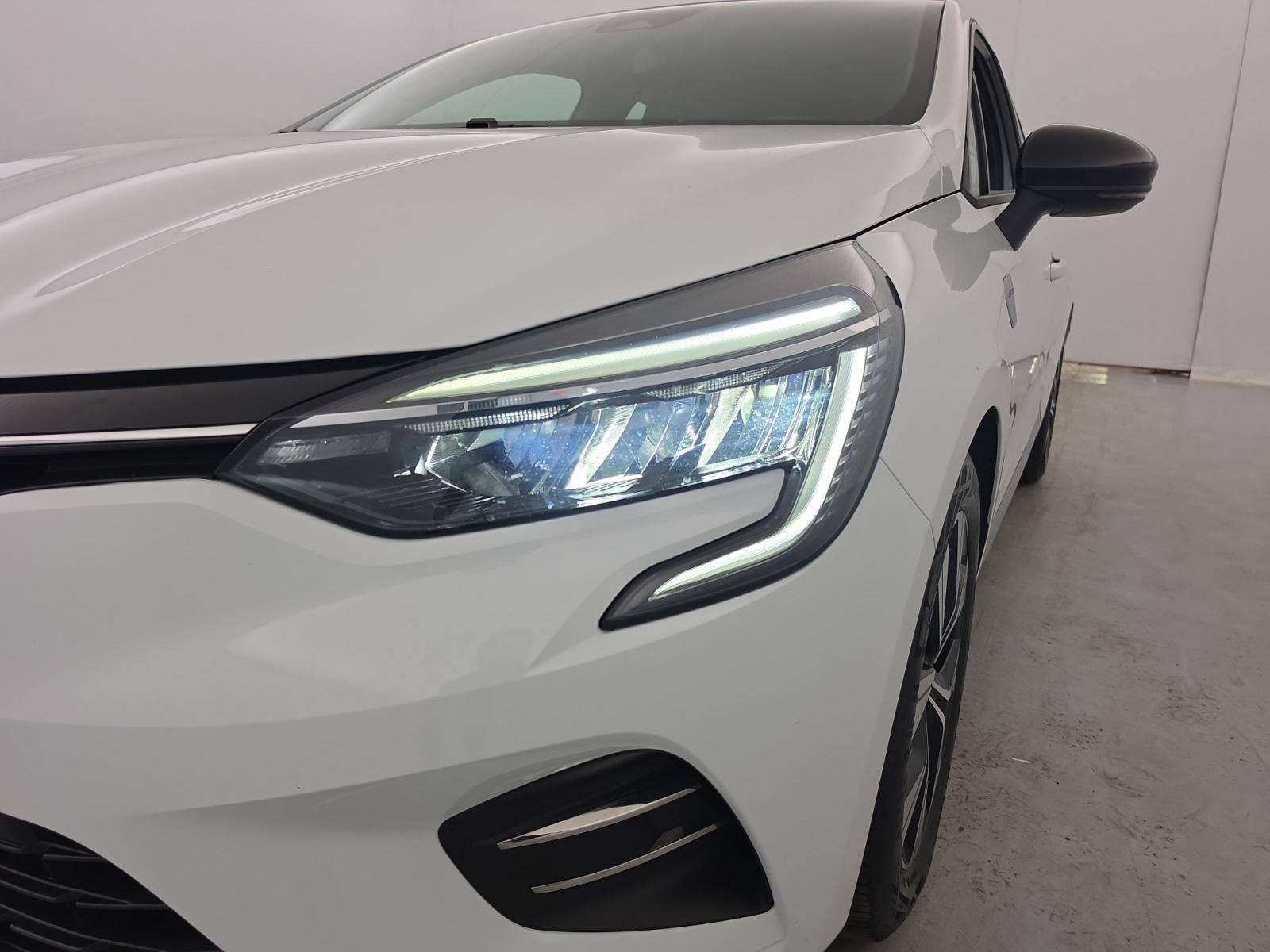 Vente en ligne Renault Clio 5 Clio TCe 90 - 21N au prix de 12 990 €