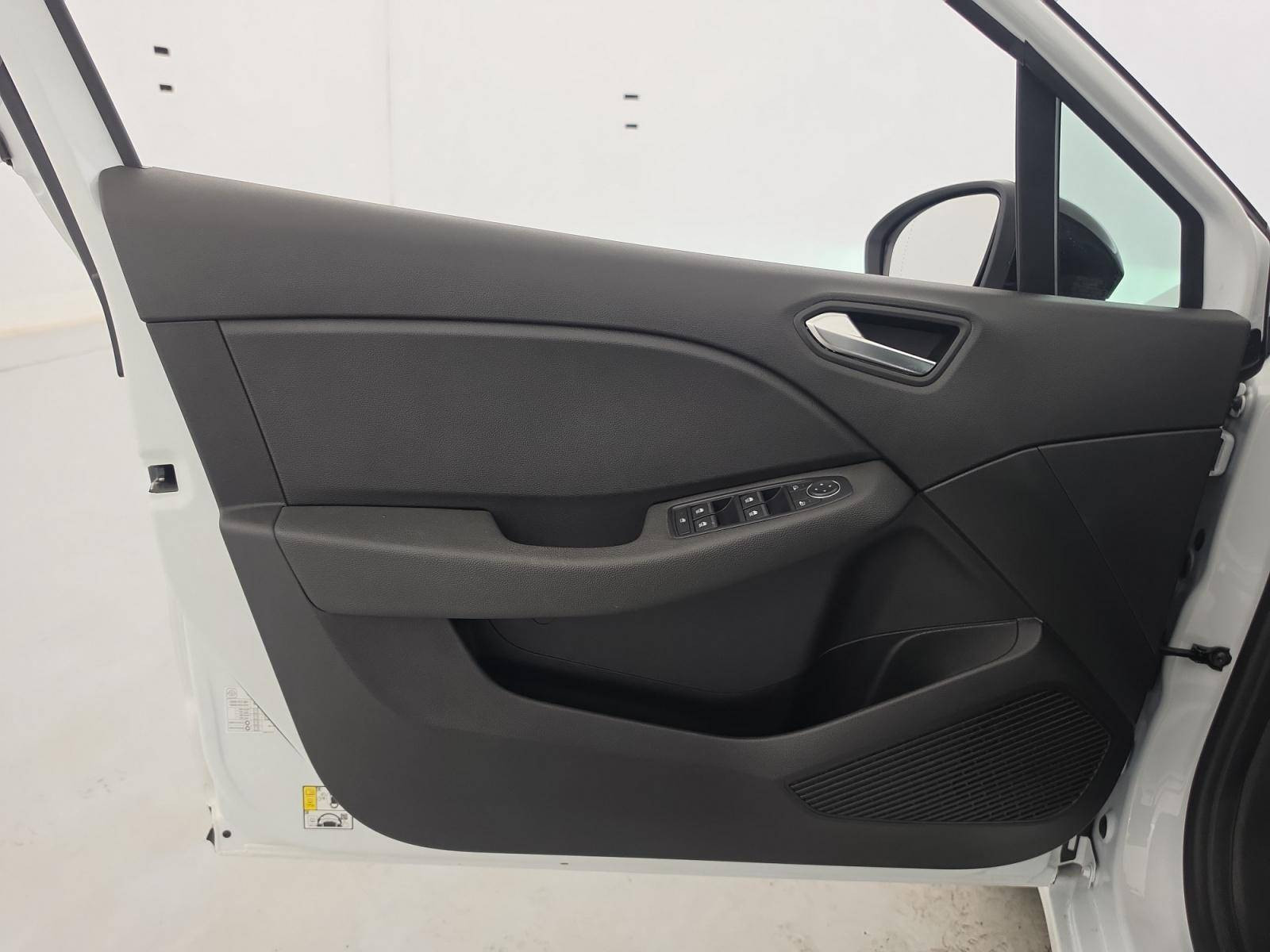 Vente en ligne Renault Clio 5 Clio TCe 90 - 21N au prix de 12 990 €