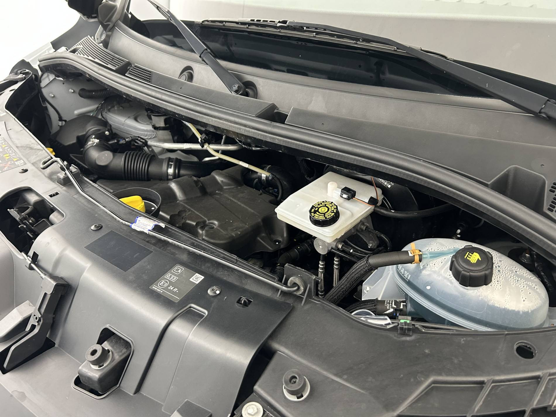 Vente en ligne Renault Master Fourgon MASTER FGN TRAC F3500 L3H3 BLUE DCI 135 au prix de 24 990 €