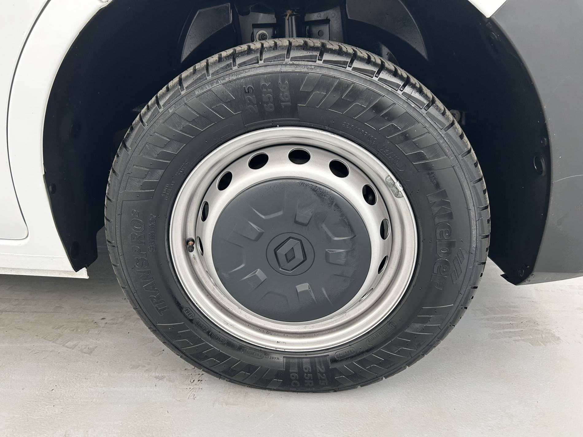 Vente en ligne Renault Master Fourgon MASTER FGN TRAC F3500 L3H3 BLUE DCI 135 au prix de 24 990 €