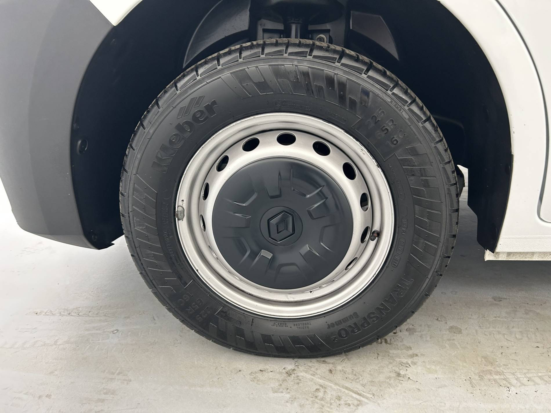 Vente en ligne Renault Master Fourgon MASTER FGN TRAC F3500 L3H3 BLUE DCI 135 au prix de 24 990 €