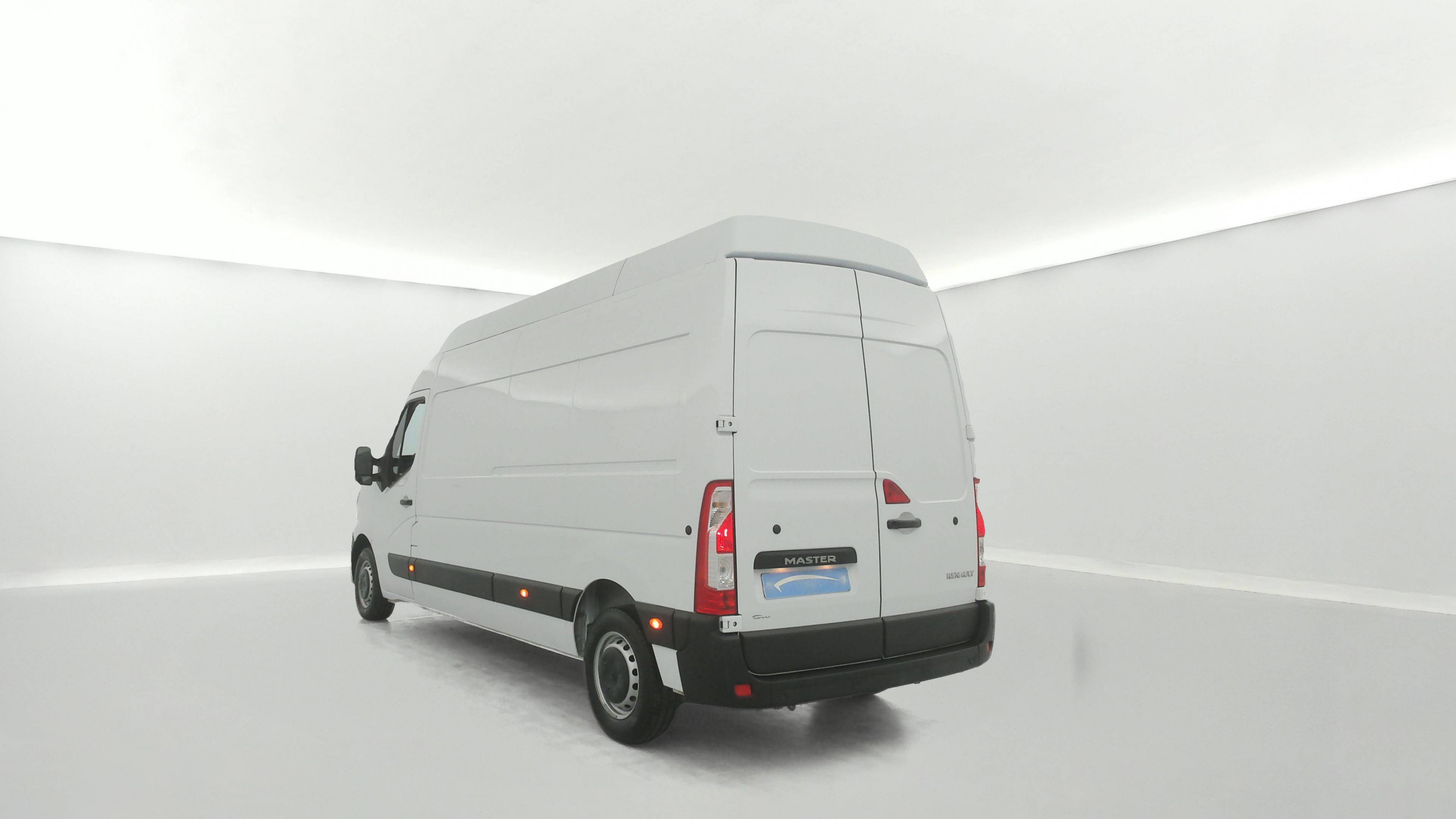 Vente en ligne Renault Master Fourgon MASTER FGN TRAC F3500 L3H3 BLUE DCI 135 au prix de 24 990 €