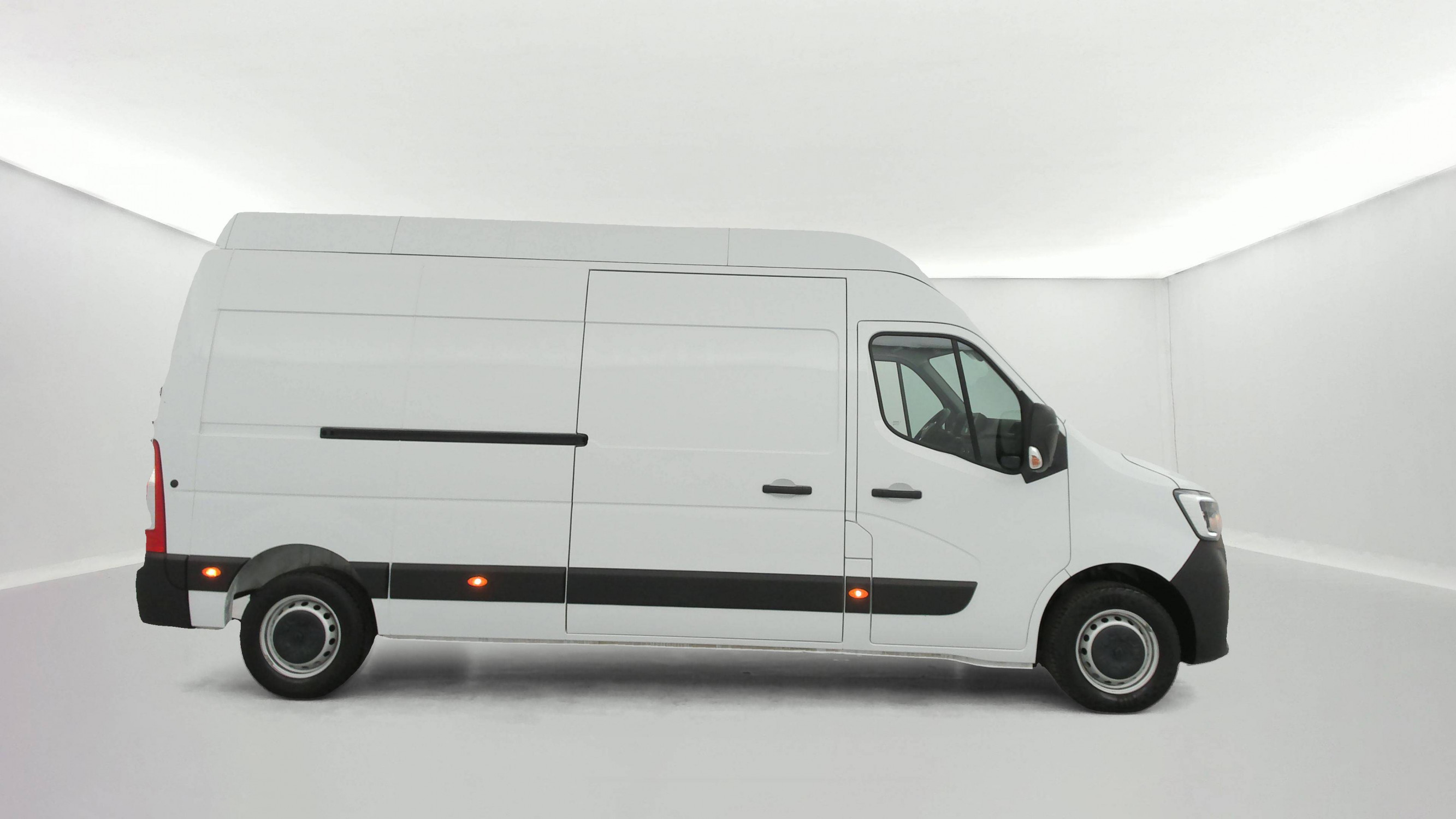 Vente en ligne Renault Master Fourgon MASTER FGN TRAC F3500 L3H3 BLUE DCI 135 au prix de 24 990 €