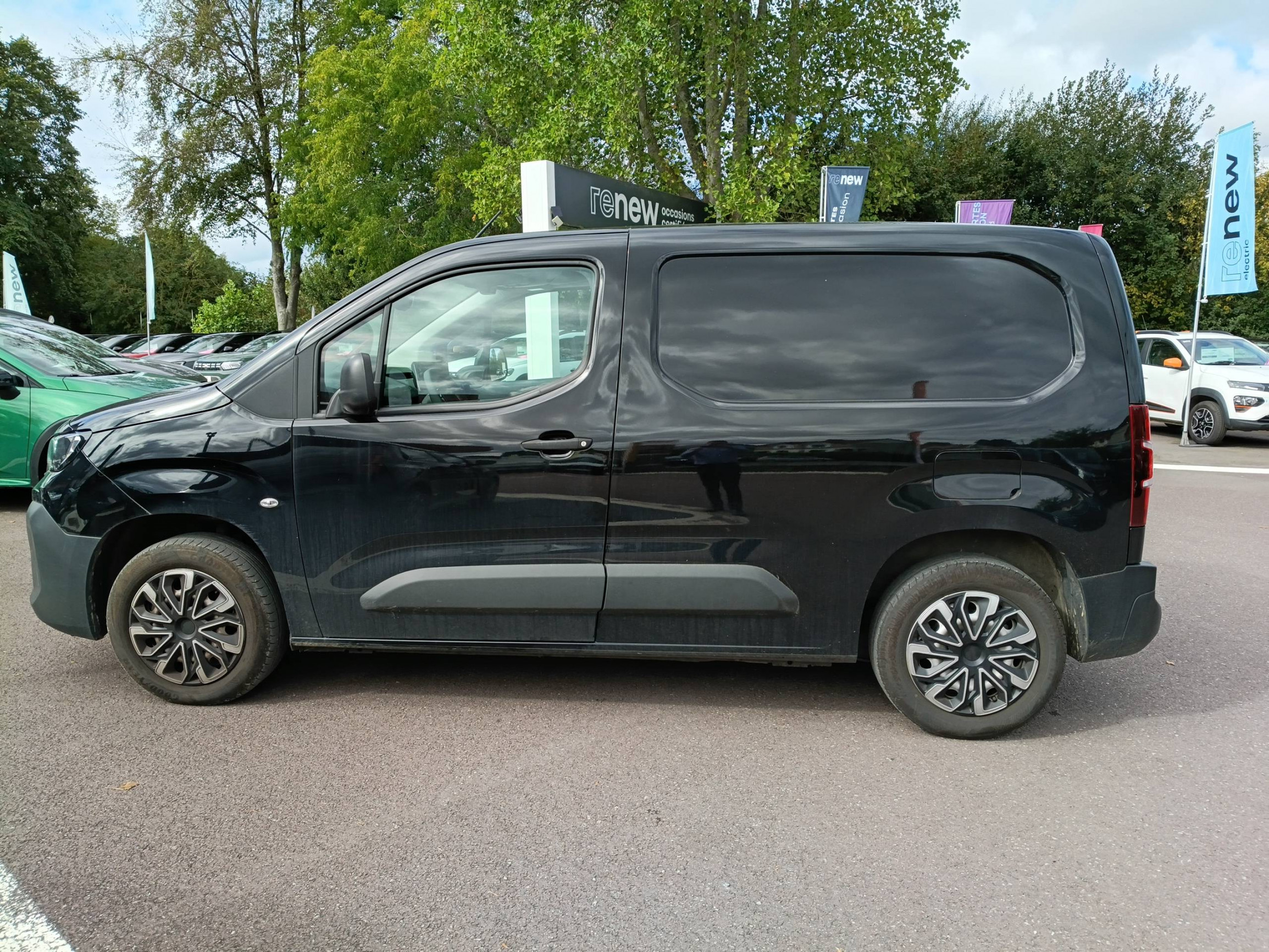 Vente en ligne Peugeot Partner Fourgon  M 650 KG BLUEHDI 130 S&S BVM6 au prix de 19 990 €
