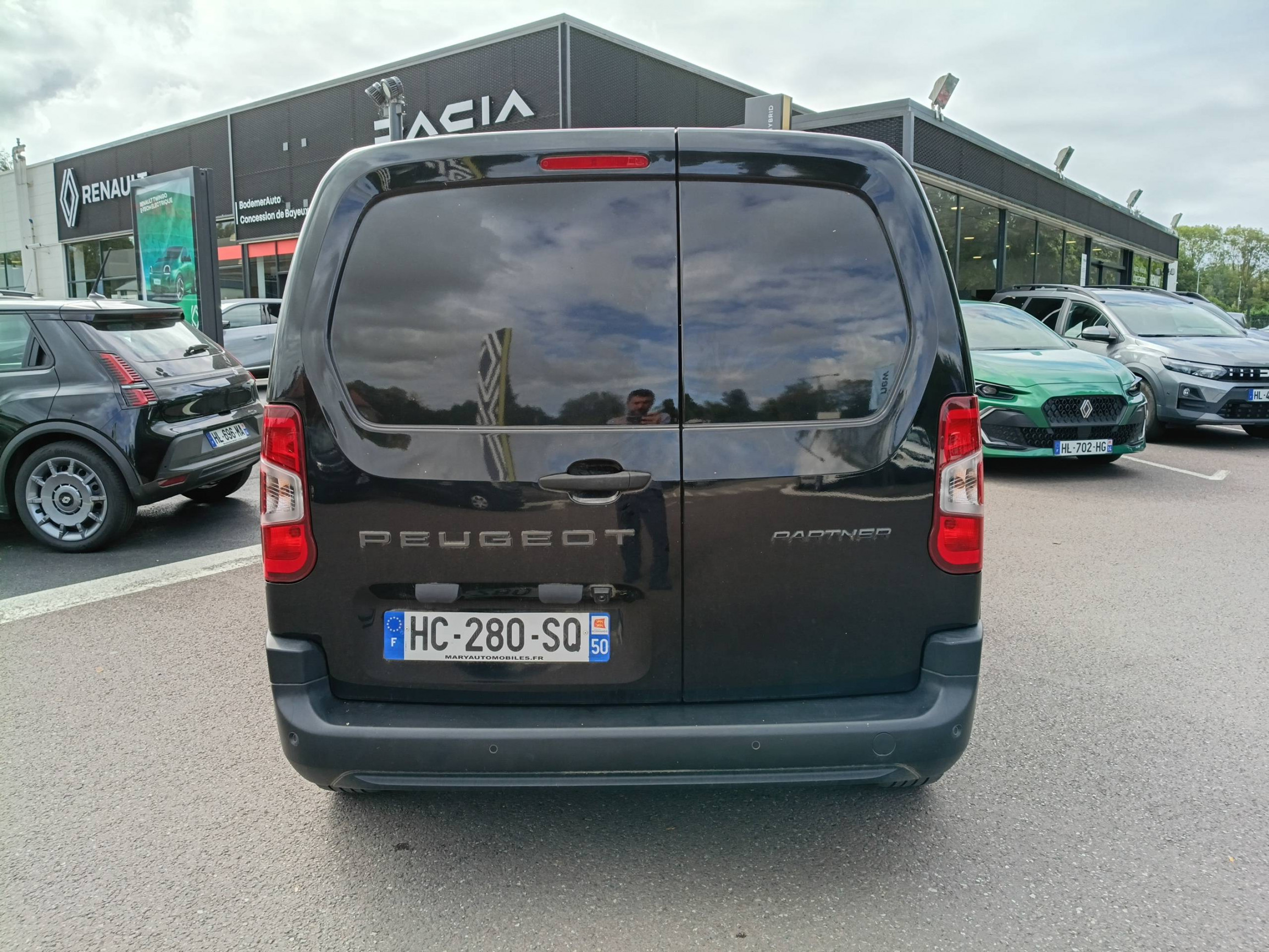 Vente en ligne Peugeot Partner Fourgon  M 650 KG BLUEHDI 130 S&S BVM6 au prix de 19 990 €