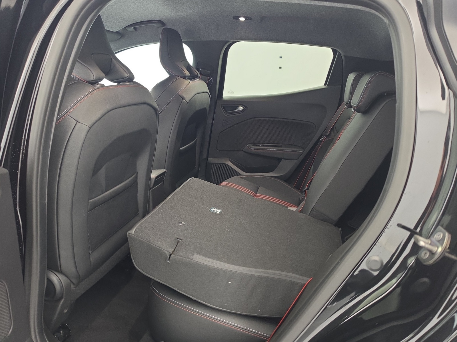 Vente en ligne Renault Clio 5 Clio TCe 140 au prix de 17 990 €