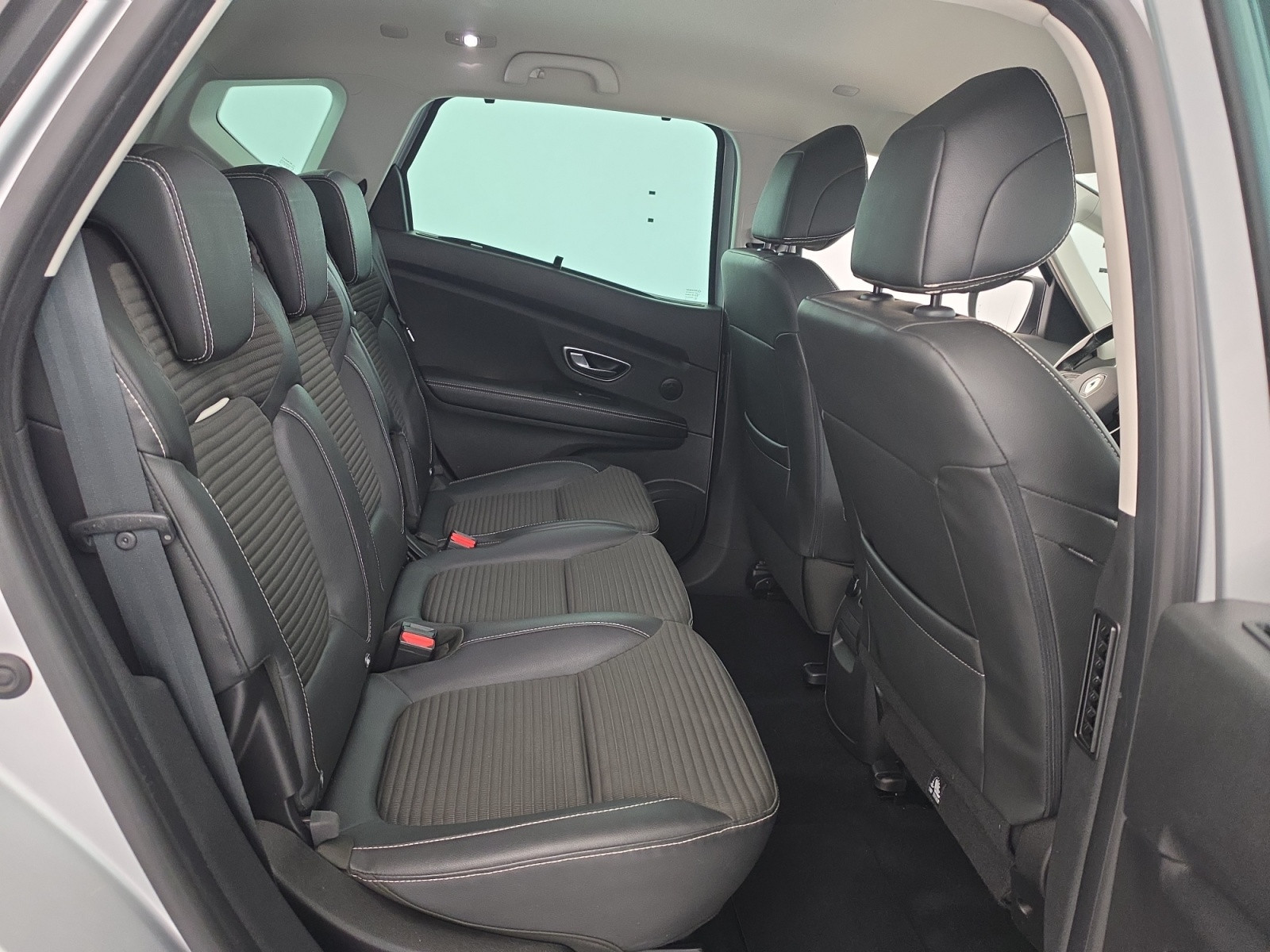 Vente en ligne Renault Scenic 4 Scenic Blue dCi 120 - 21 au prix de 13 990 €