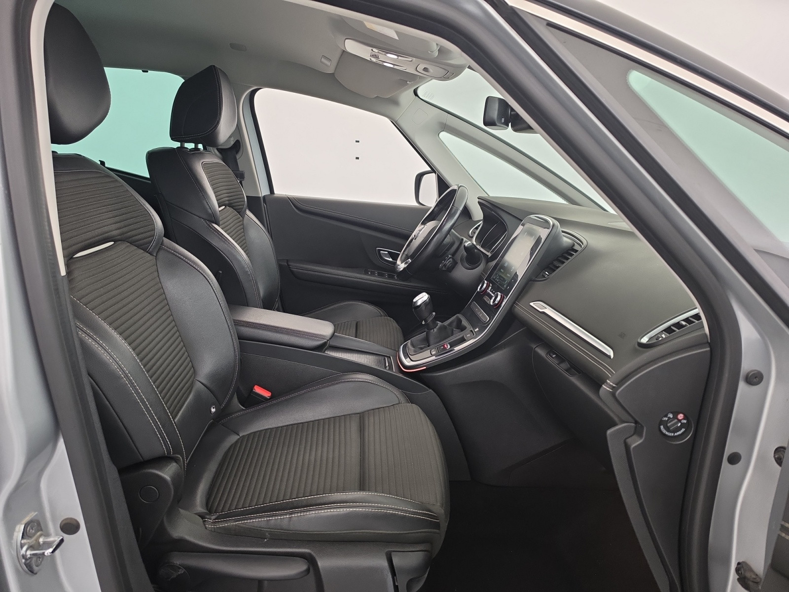 Vente en ligne Renault Scenic 4 Scenic Blue dCi 120 - 21 au prix de 13 990 €