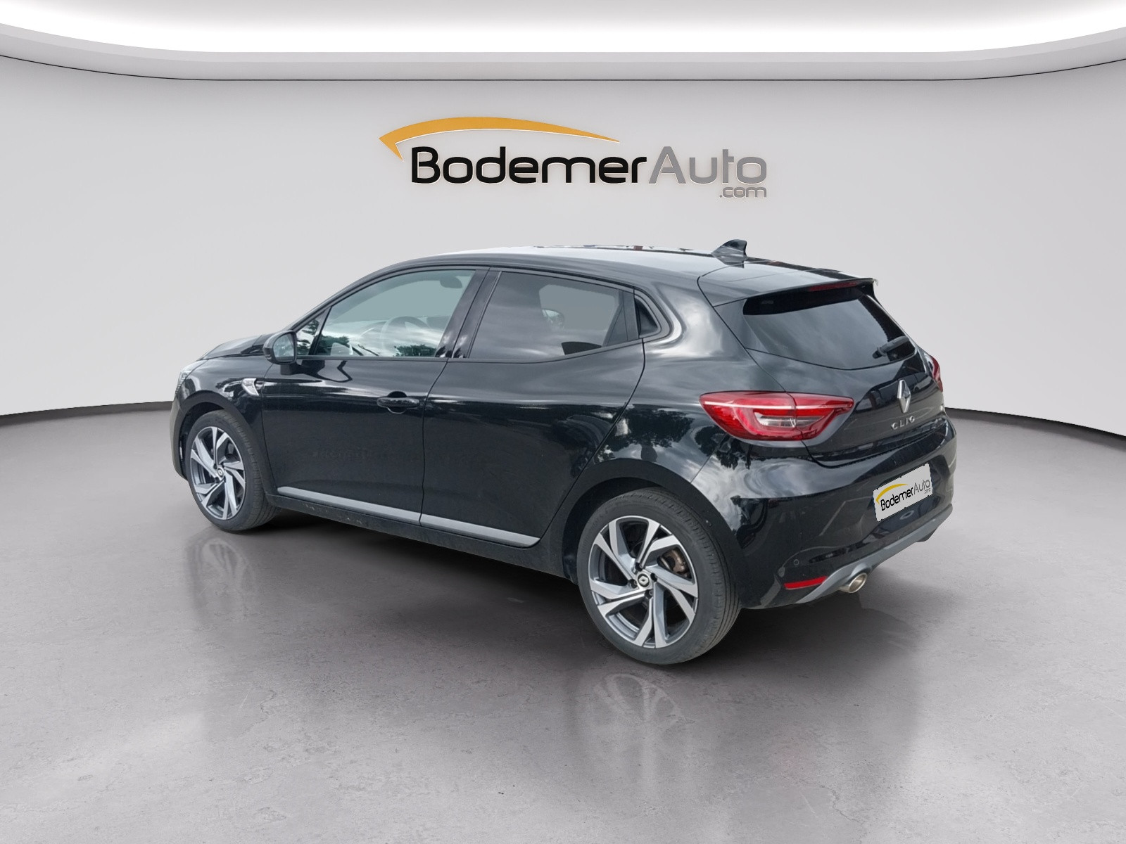 Vente en ligne Renault Clio 5 Clio TCe 140 au prix de 17 990 €