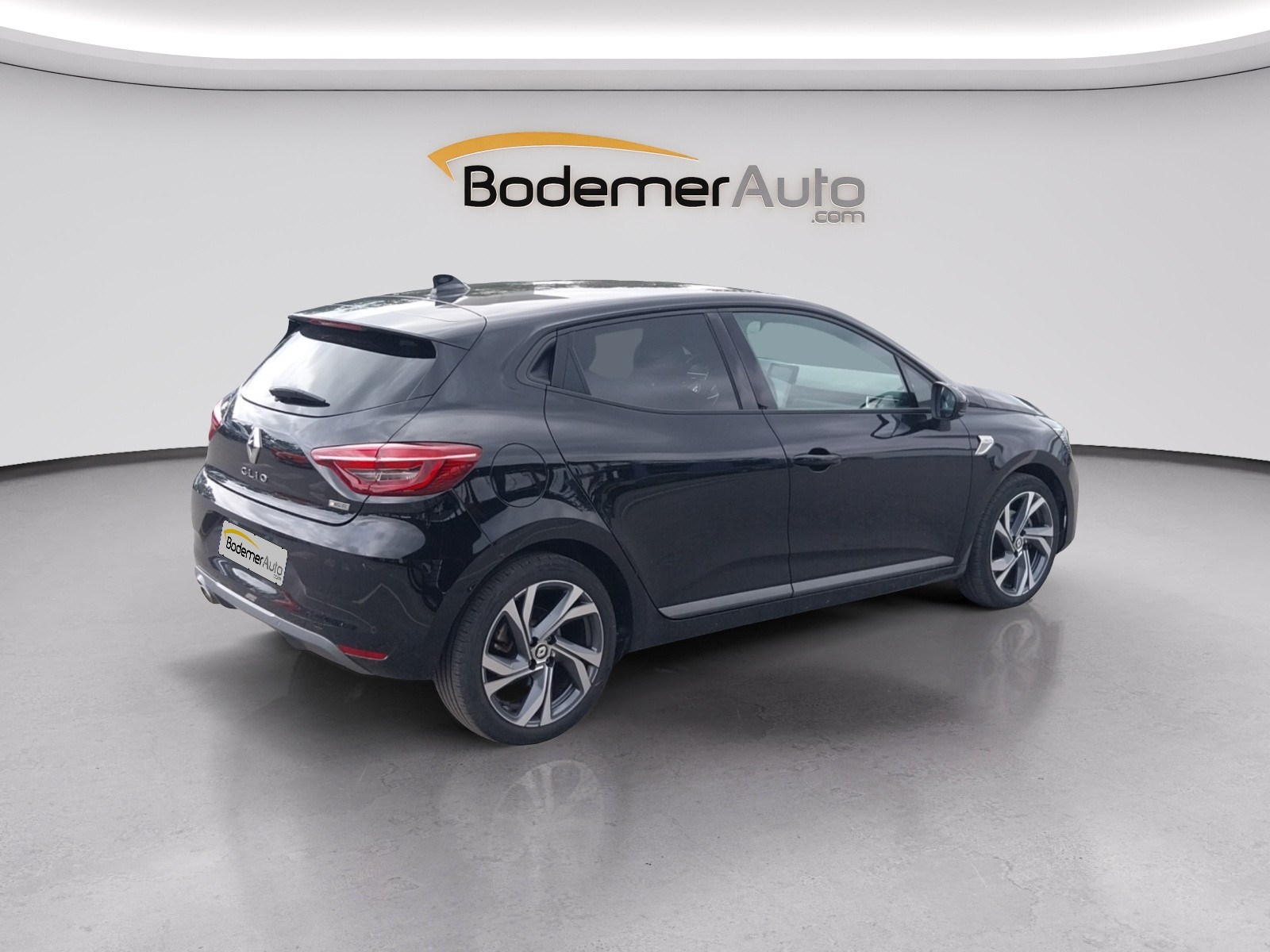 Vente en ligne Renault Clio 5 Clio TCe 140 au prix de 17 990 €